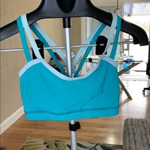 Lululemon sports bra